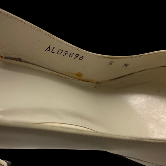 Vintage Stuart Weitzman Peep Toe Cream Patent Sling Backs Size 8 - Picture 5 of 6